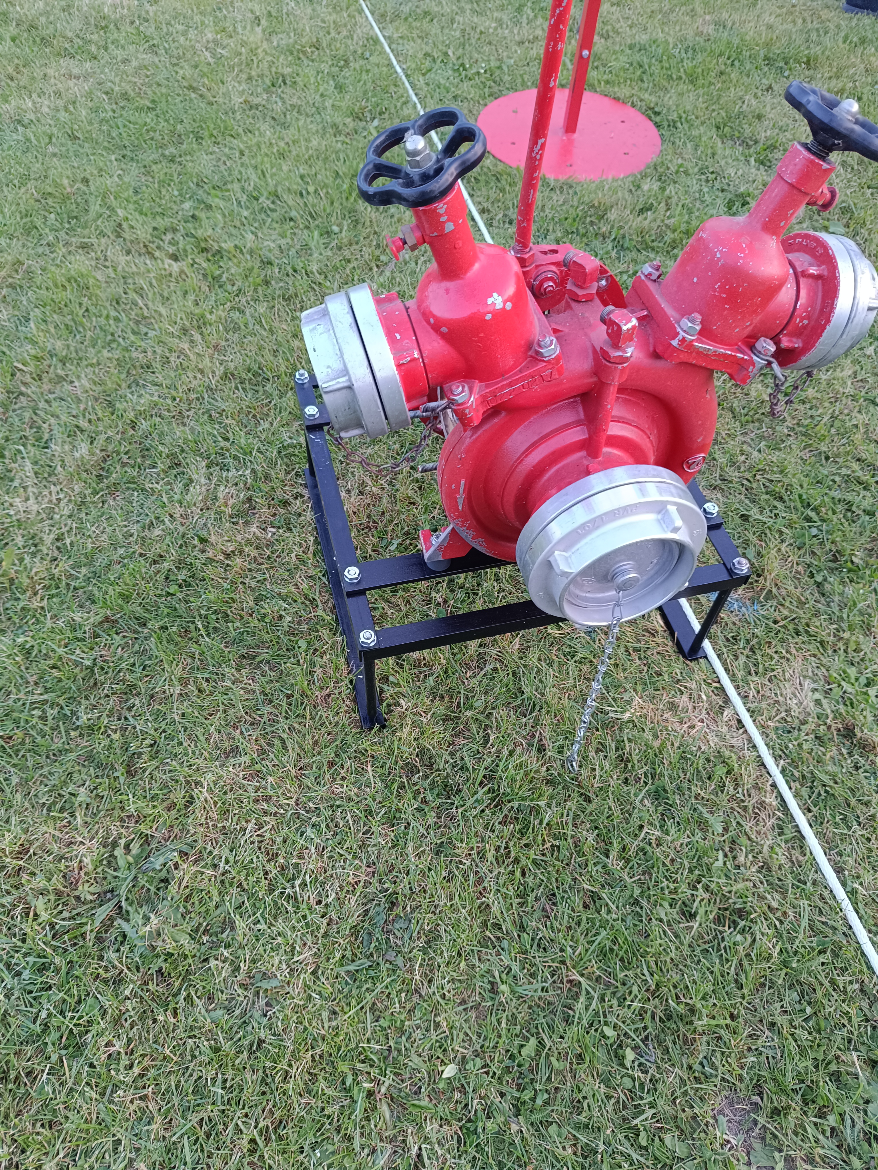 Neue Pumpenattrappe